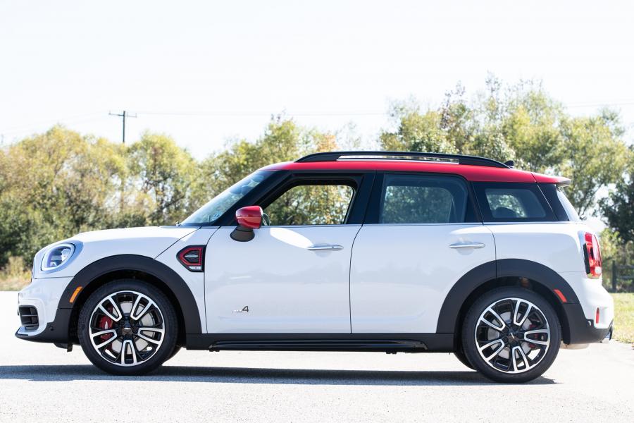  Mini John Cooper Works Countryman (F60) 2017 года  (NA) (фото 2 из 40)